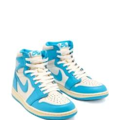 Air Jordan 1 Retro High OG UNC - Image 2